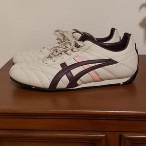 NWOT Asics Leather Shoes Size 9